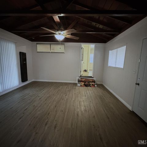 2000 Avondale Drive, Bakersfield, CA 93306