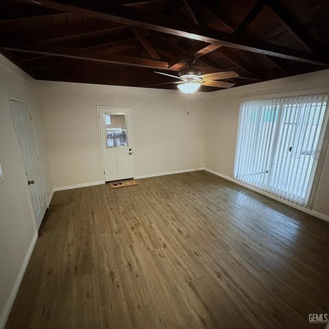 2000 Avondale Drive, Bakersfield, CA 93306