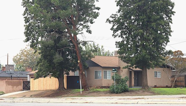 2000 Avondale Drive, Bakersfield, CA 93306