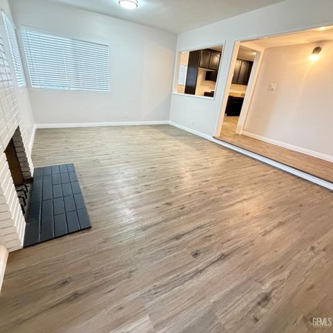 2000 Avondale Drive, Bakersfield, CA 93306