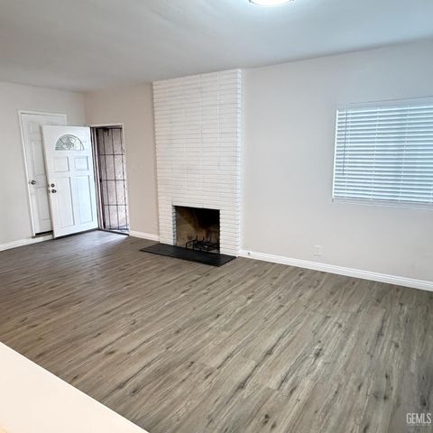 2000 Avondale Drive, Bakersfield, CA 93306