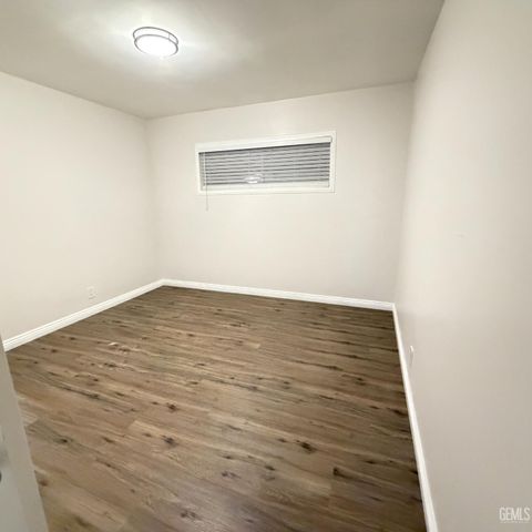 2000 Avondale Drive, Bakersfield, CA 93306