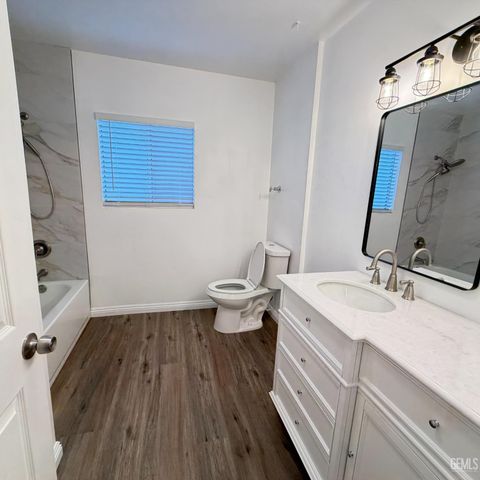 2000 Avondale Drive, Bakersfield, CA 93306