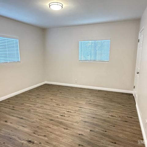 2000 Avondale Drive, Bakersfield, CA 93306