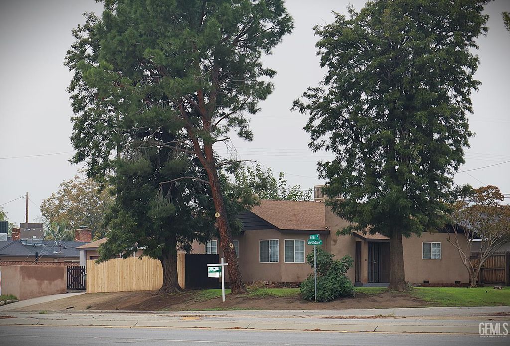 2000 Avondale Drive, Bakersfield, CA 93306