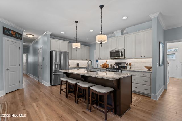 426 Canter Crest Road, Hampstead, NC 28443