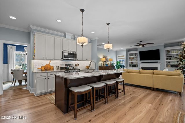 426 Canter Crest Road, Hampstead, NC 28443