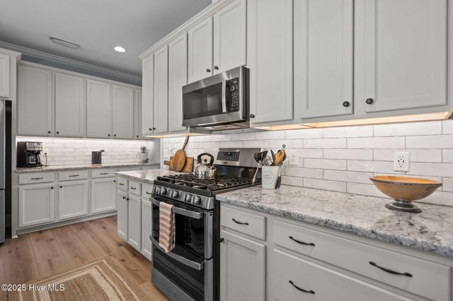 426 Canter Crest Road, Hampstead, NC 28443