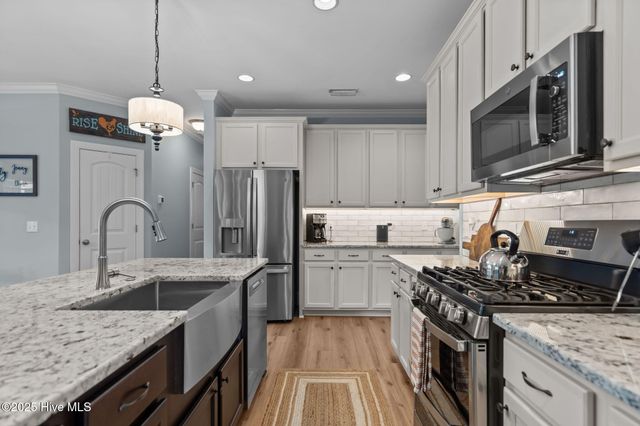 426 Canter Crest Road, Hampstead, NC 28443