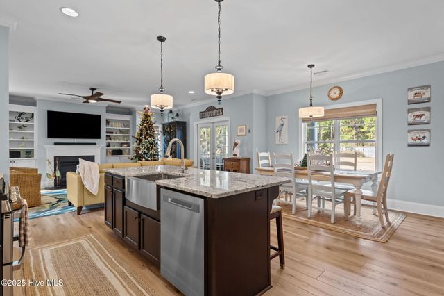 426 Canter Crest Road, Hampstead, NC 28443