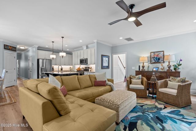 426 Canter Crest Road, Hampstead, NC 28443