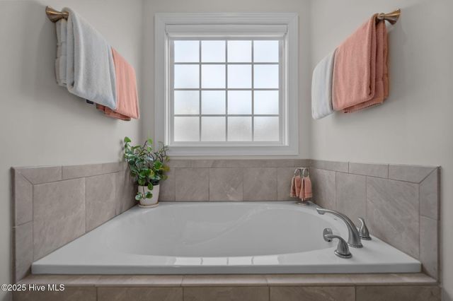 426 Canter Crest Road, Hampstead, NC 28443