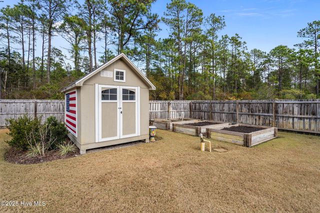 426 Canter Crest Road, Hampstead, NC 28443