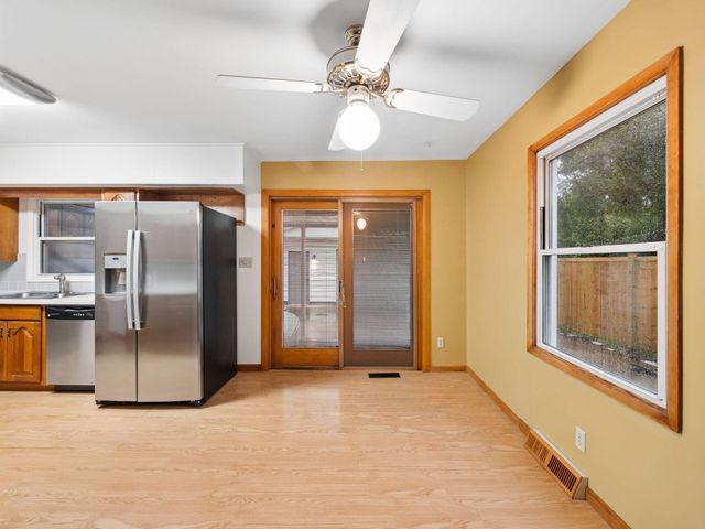 2433 Fishinger Road, Upper Arlington, OH 43221