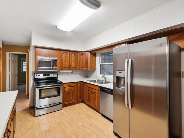 2433 Fishinger Road, Upper Arlington, OH 43221