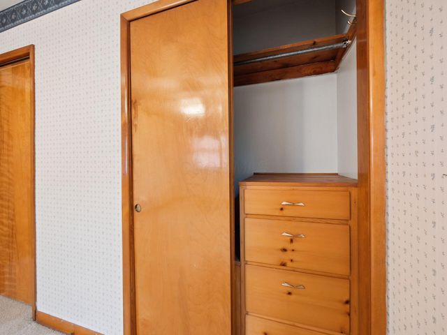 2433 Fishinger Road, Upper Arlington, OH 43221