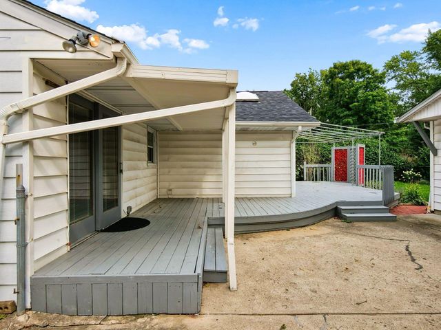 2433 Fishinger Road, Upper Arlington, OH 43221