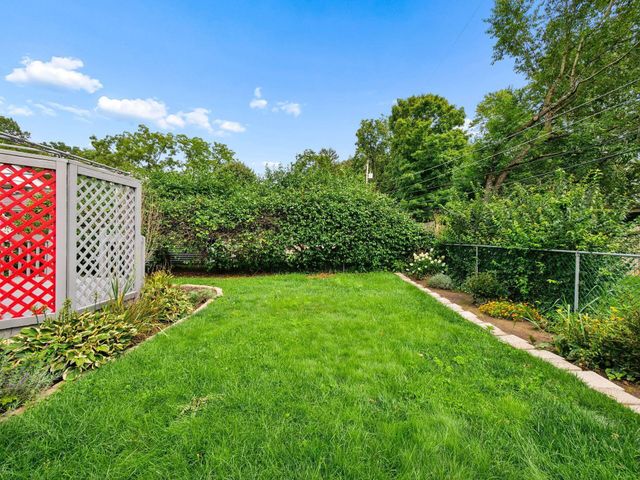 2433 Fishinger Road, Upper Arlington, OH 43221