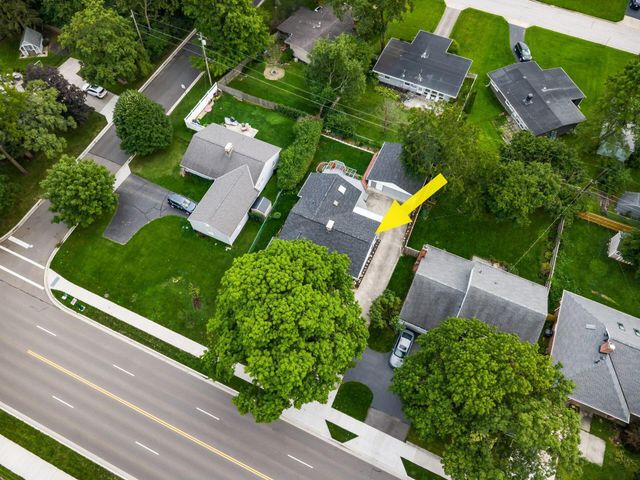 2433 Fishinger Road, Upper Arlington, OH 43221