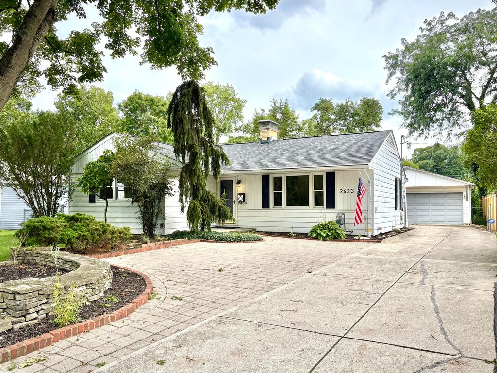 2433 Fishinger Road, Upper Arlington, OH 43221