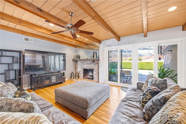 19545 Bryant, Northridge, CA 91324