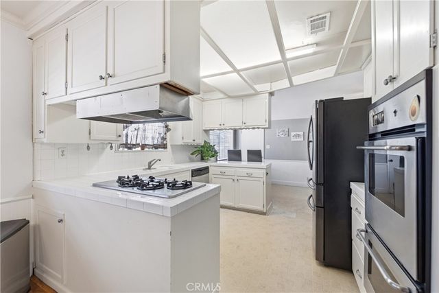 19545 Bryant, Northridge, CA 91324