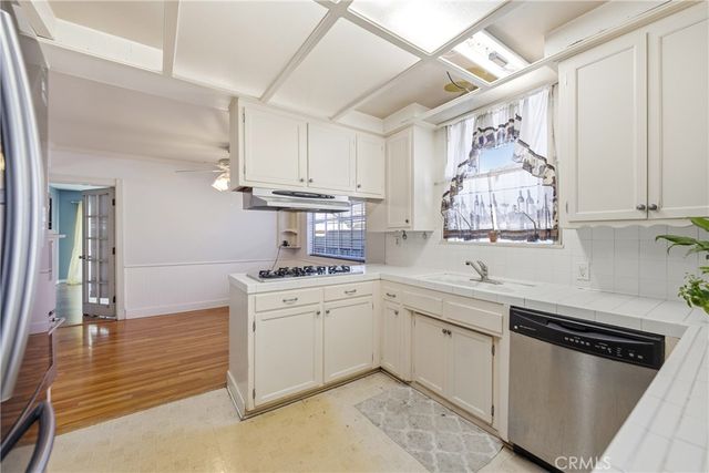 19545 Bryant, Northridge, CA 91324