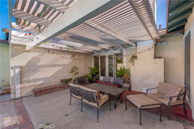 19545 Bryant, Northridge, CA 91324