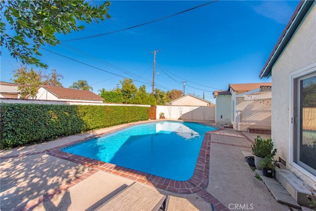 19545 Bryant, Northridge, CA 91324