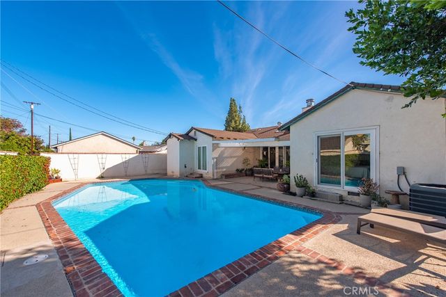19545 Bryant, Northridge, CA 91324