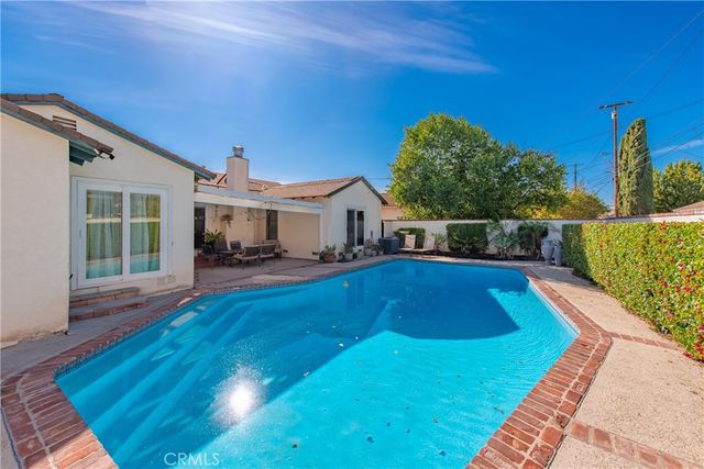 19545 Bryant, Northridge, CA 91324