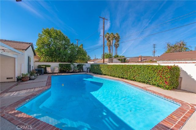 19545 Bryant, Northridge, CA 91324