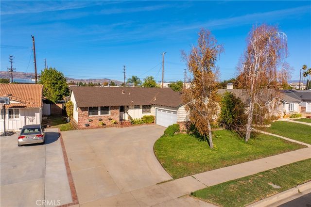19545 Bryant, Northridge, CA 91324