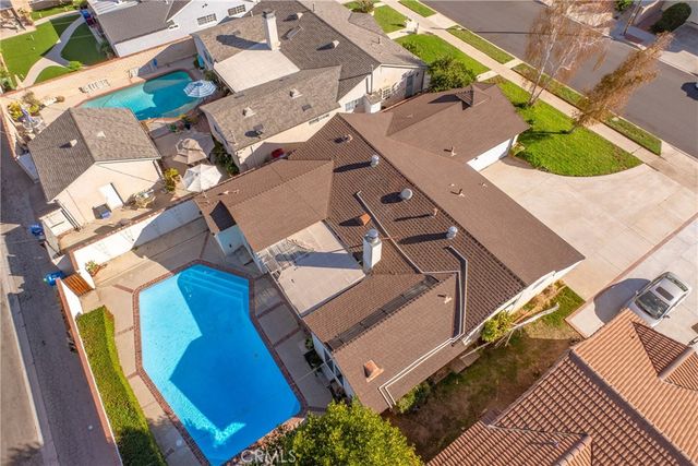 19545 Bryant, Northridge, CA 91324
