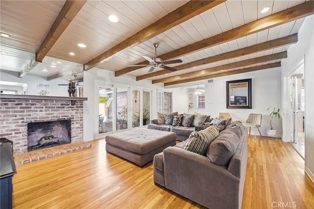 19545 Bryant, Northridge, CA 91324
