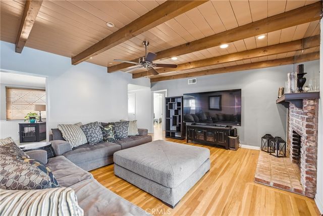 19545 Bryant, Northridge, CA 91324