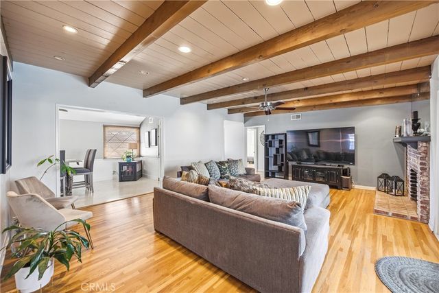 19545 Bryant, Northridge, CA 91324