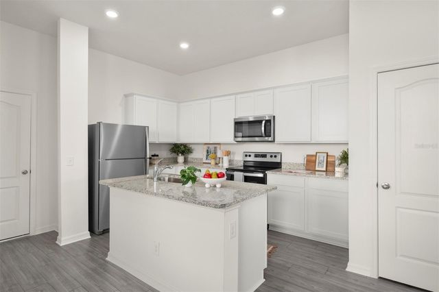 727 POPPY LANE, Dundee, FL 33838