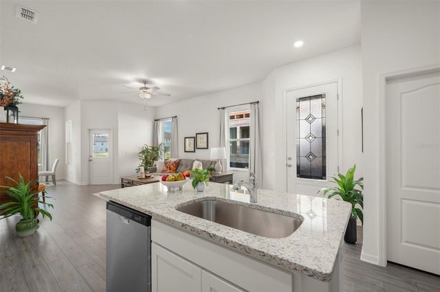 727 POPPY LANE, Dundee, FL 33838