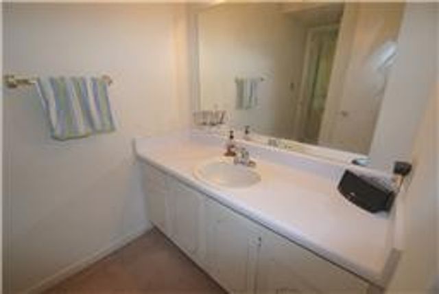 1901 18th Ave S Apt 203, Nashville, TN 37212