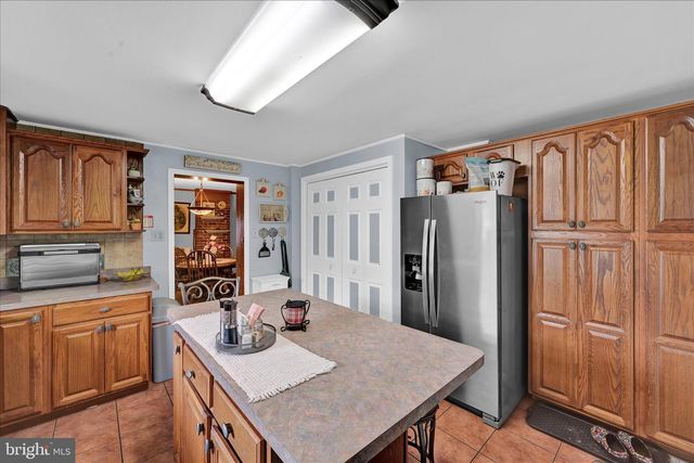 320 E BACON ST, Pottsville, PA 17901