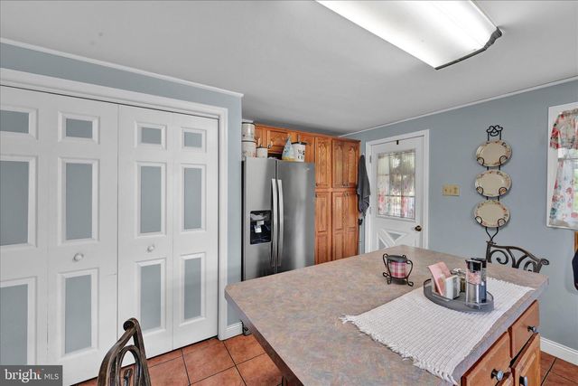 320 E BACON ST, Pottsville, PA 17901