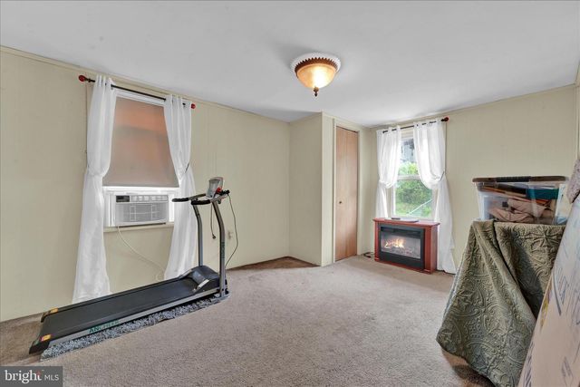 320 E BACON ST, Pottsville, PA 17901