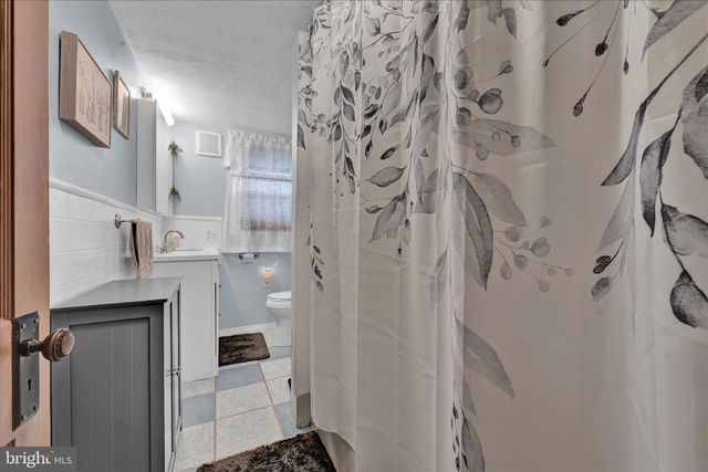 320 E BACON ST, Pottsville, PA 17901