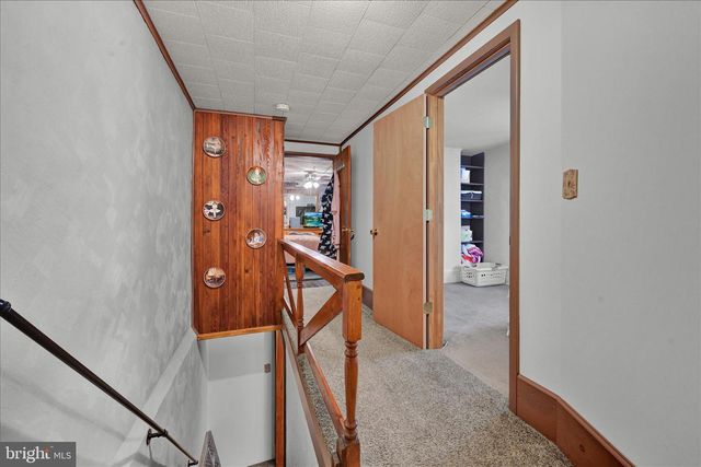 320 E BACON ST, Pottsville, PA 17901