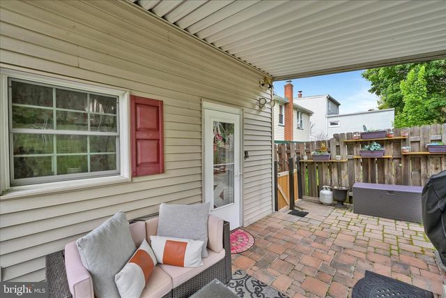 320 E BACON ST, Pottsville, PA 17901