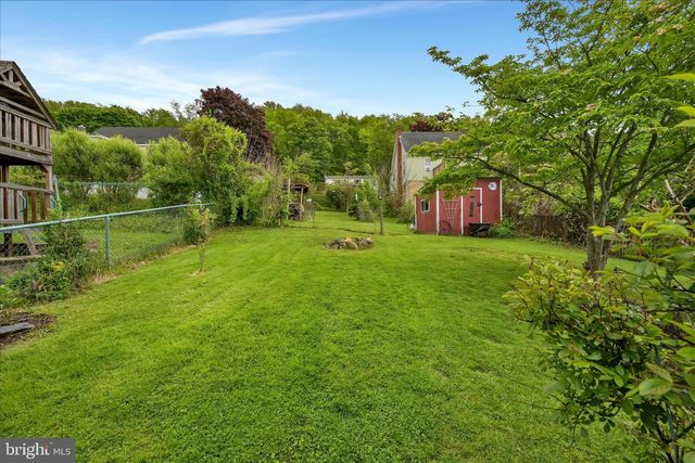 320 E BACON ST, Pottsville, PA 17901