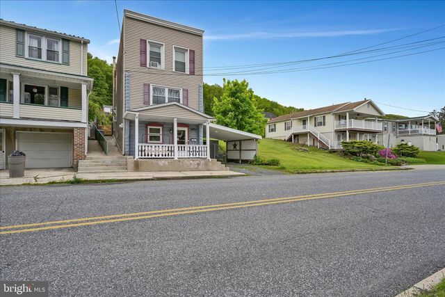 320 E BACON ST, Pottsville, PA 17901