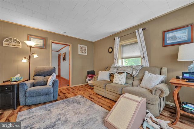 320 E BACON ST, Pottsville, PA 17901