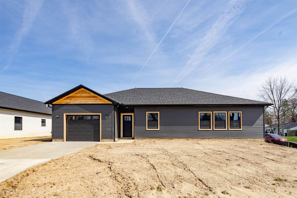 4830 York Road, South Bend, IN 46614